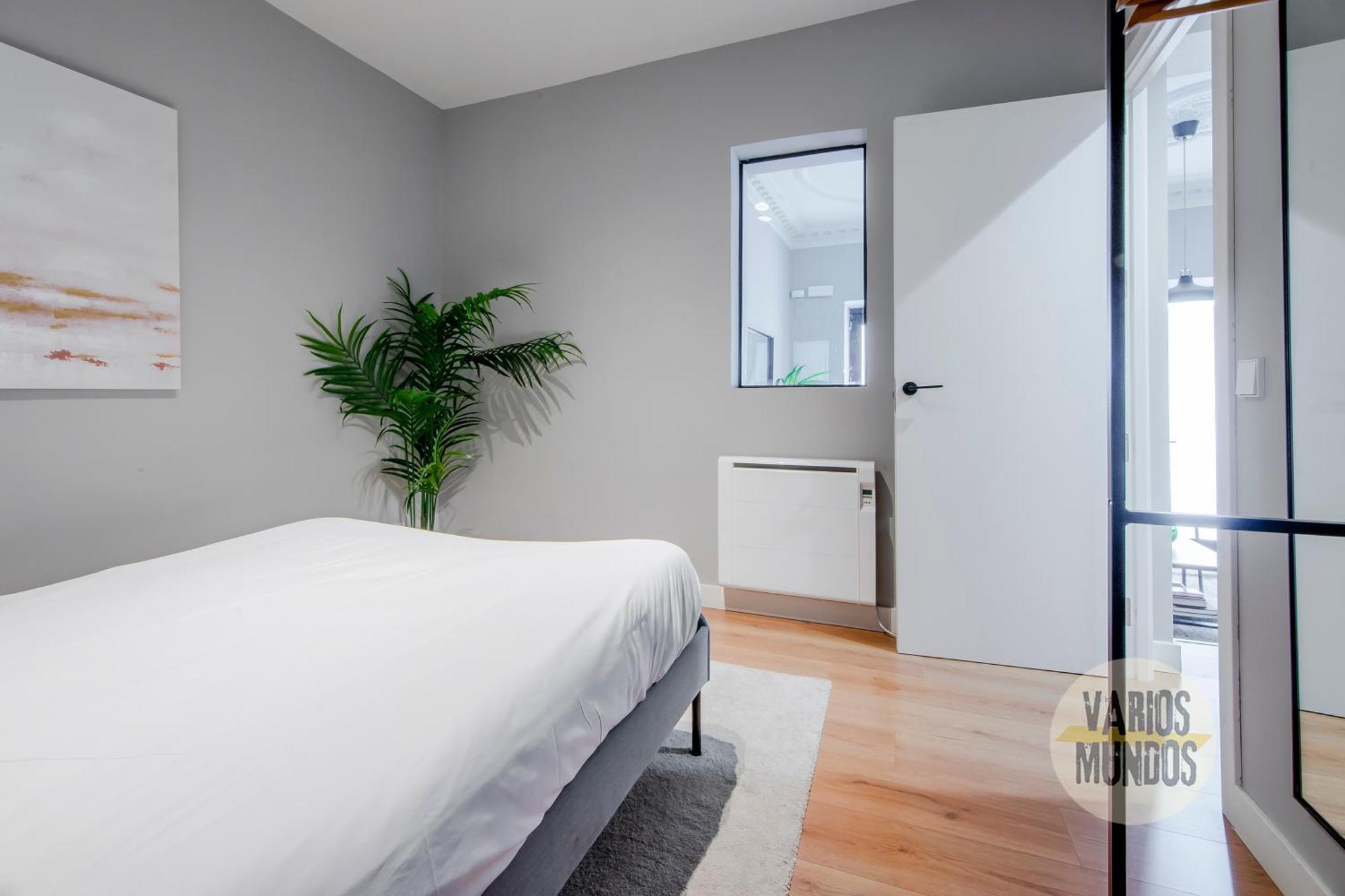 Modern Apt & Cool Interior Design A 20 Metros Del Retiro E1 Мадрид Экстерьер фото