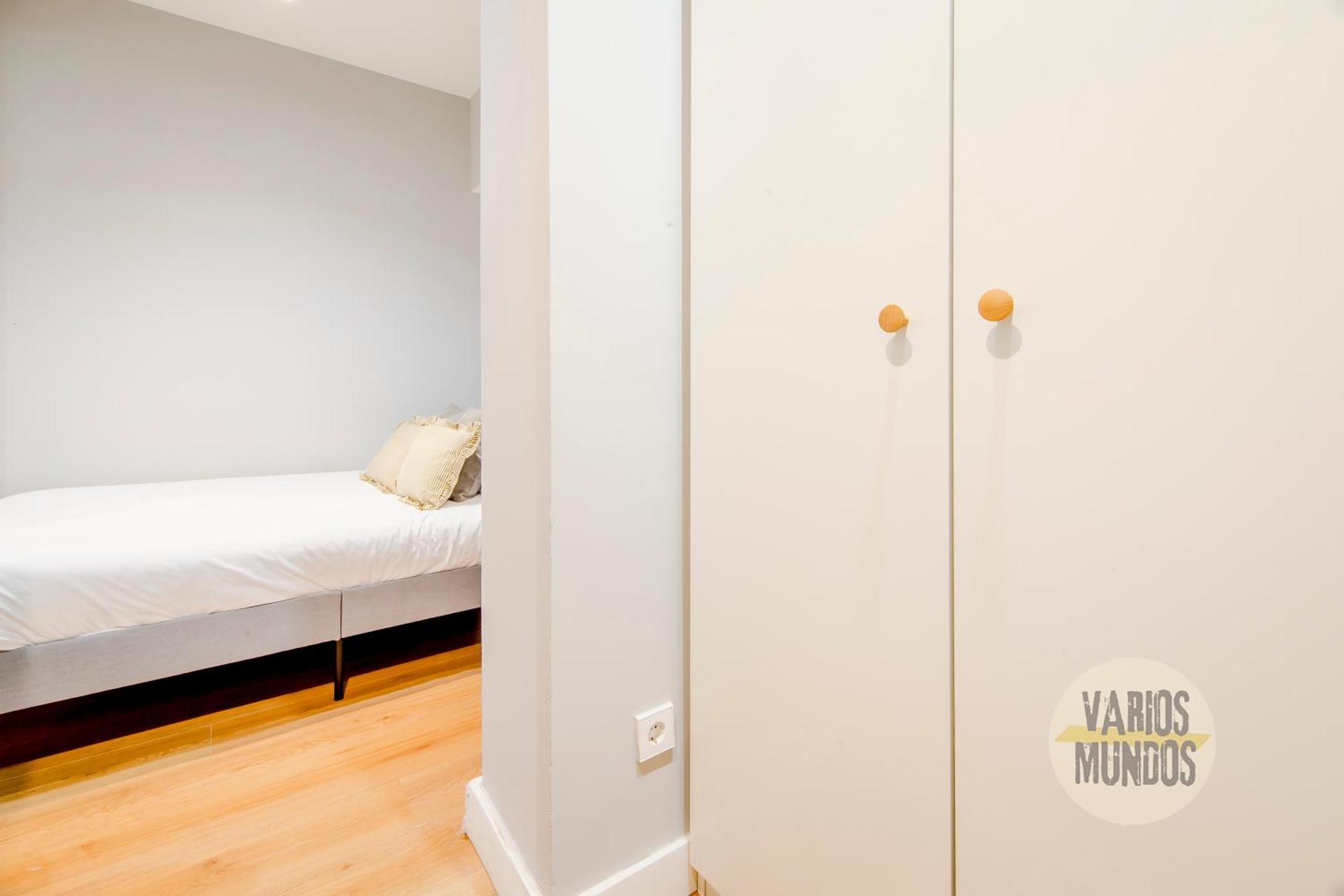 Modern Apt & Cool Interior Design A 20 Metros Del Retiro E1 Мадрид Экстерьер фото