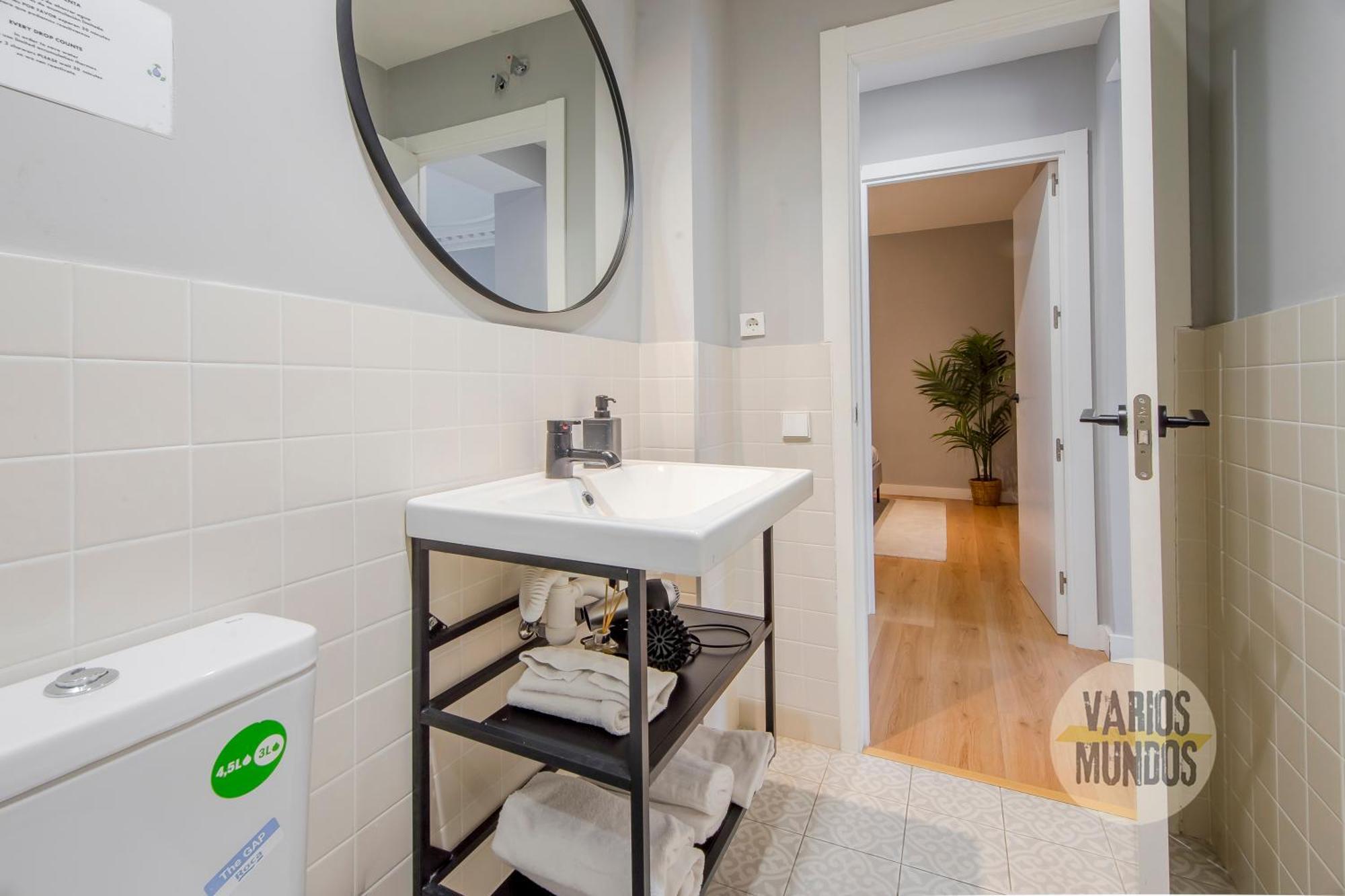 Modern Apt & Cool Interior Design A 20 Metros Del Retiro E1 Мадрид Экстерьер фото