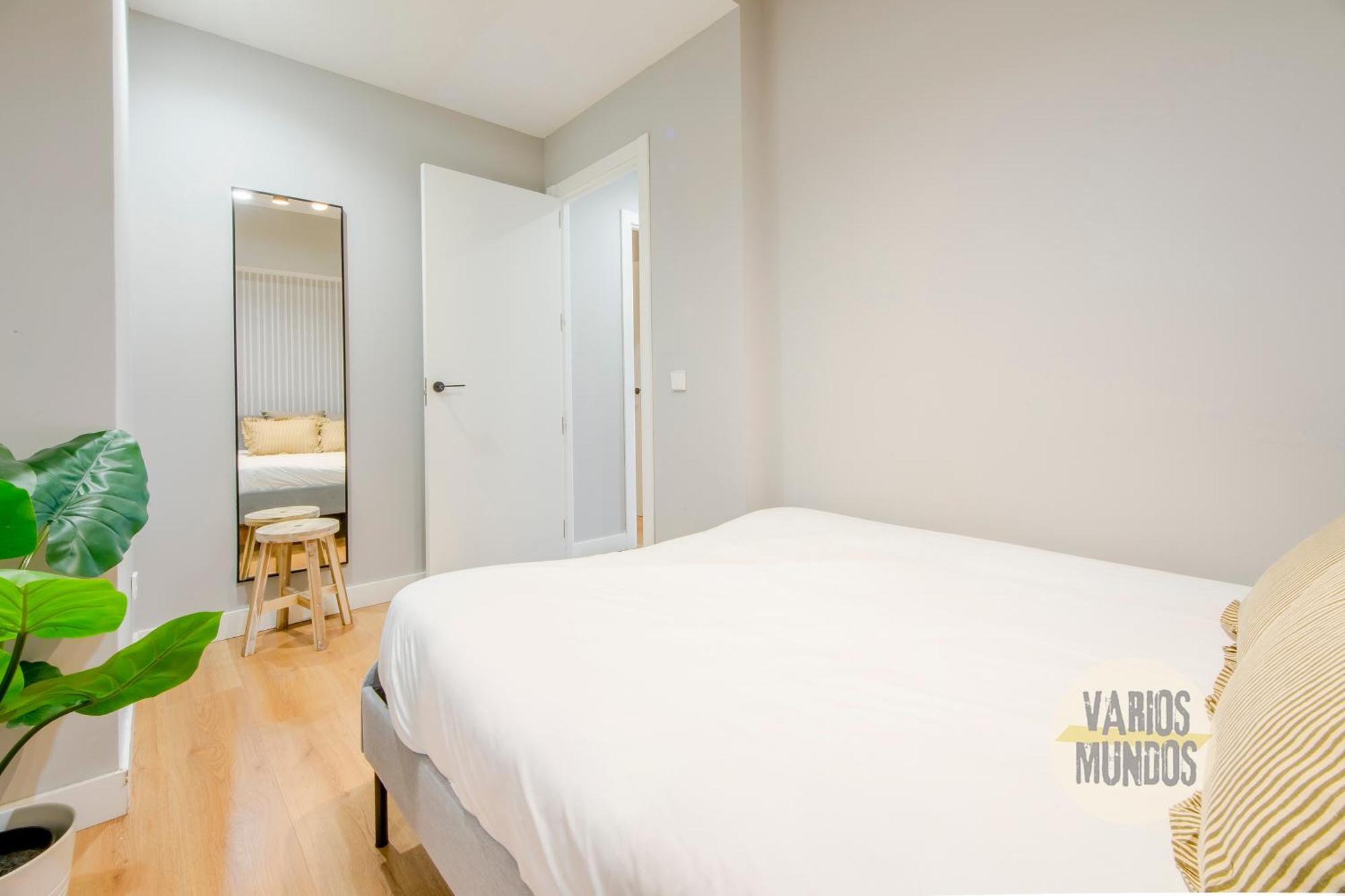 Modern Apt & Cool Interior Design A 20 Metros Del Retiro E1 Мадрид Экстерьер фото